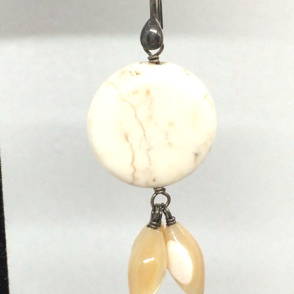 !!SOLD!! 3/$30 VINTAGE MACY'S GENUINE STONE SHELL EARRING MOP STERLING SILVER - Picture 12 of 12